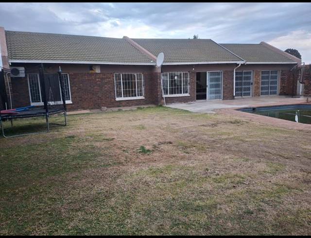 3 BEDROOM PROPERTY TO RENT IN WALDRIFT